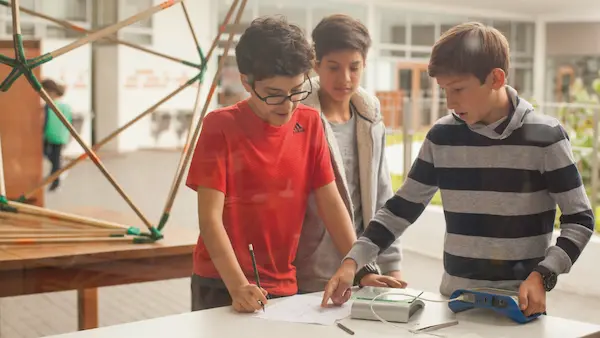 Por qué es importante elegir bien el colegio de tus hijos