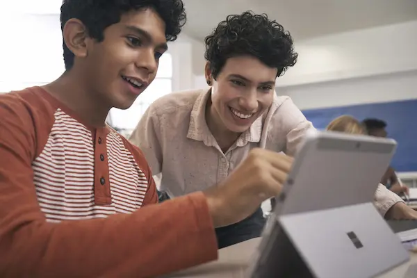 Desventajas y retos de la inteligencia artificial en educación