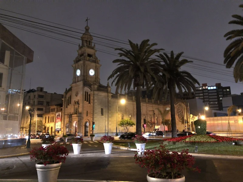 descansar cerca a los parques en san isidro