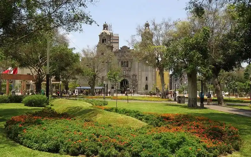 lugares para pasar navidad en lima - Parque Kennedy