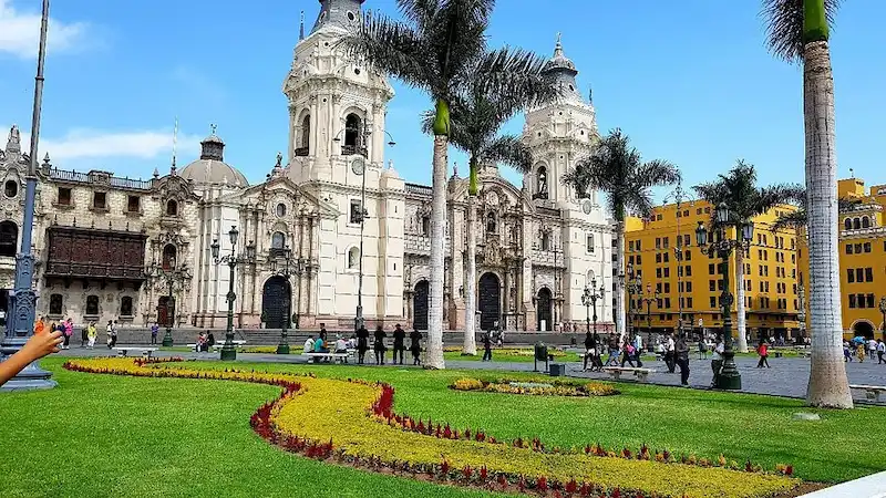 lugares para pasar navidad en lima - Plaza Mayor