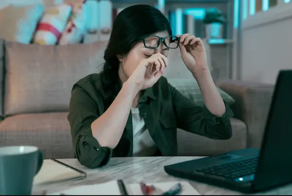 Errores comunes al usar lentes para computadora