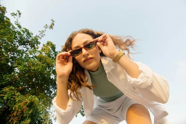 Modelos de lentes de sol para mujer con estética retro