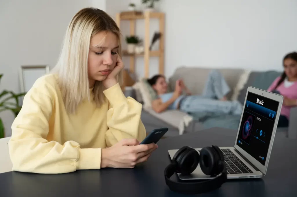Por qué abandonamos espacios digitales tan rápido como parte de nuestros hábitos digitales