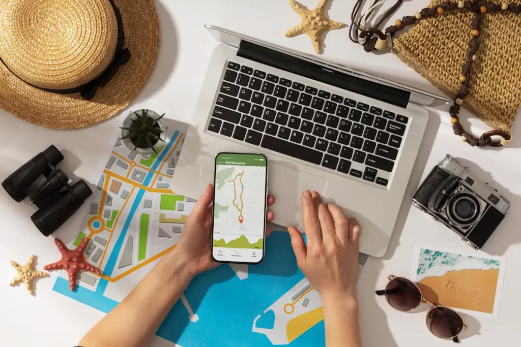 Cómo vender ropa por internet considerando turismo, tendencias y consumo digital