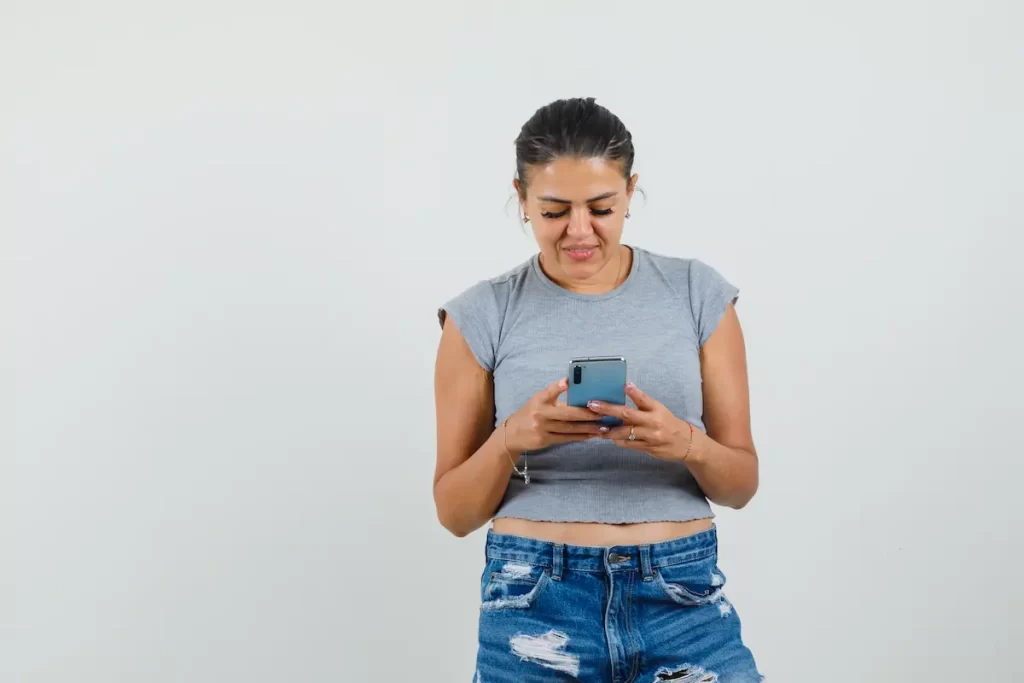 Uso excesivo del celular consecuencias en la vida diaria