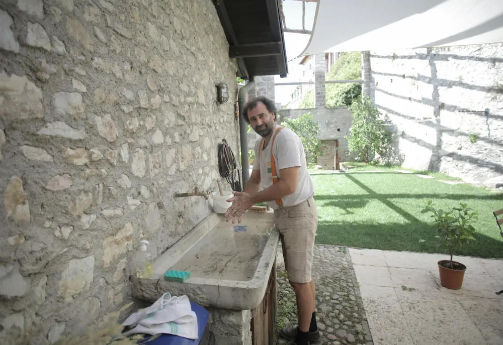Errores al lavar la ropa más comunes en casa