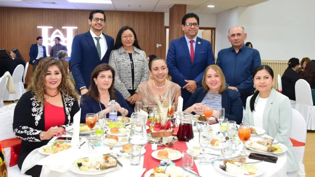 Participantes en la IX FIAVIT 2026 durante feria turística organizada por APAVIT en Lima