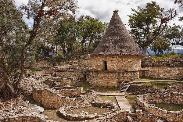 Imagen de la fortaleza de Kuélap conocida como la ciudad en las nubes,uno de los lugares turísticos del norte.
