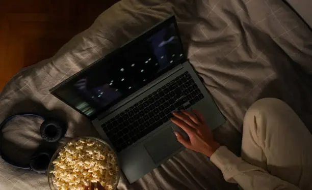 Ideas para noches de series perfectas en tu hogar