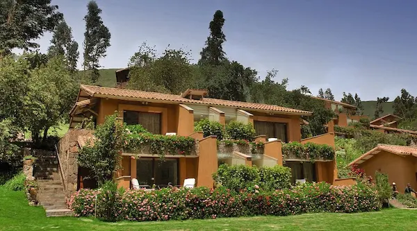 Belmond Hotel Rio Sagrado rodeado de naturaleza en el Valle Sagrado