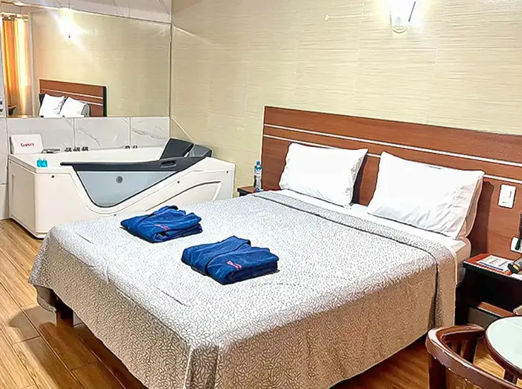 habitacion con jacuzzi en century