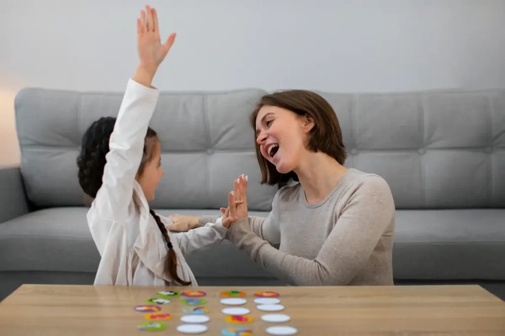educación emocional interacción positiva entre madre e hija