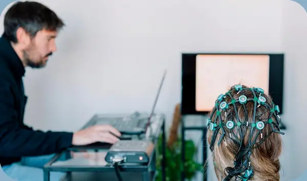 Beneficios de la terapia de neurofeedback para concentración y bienestar
