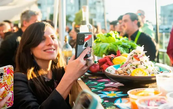 La gastronomía como experiencia dentro del estilo de vida moderno