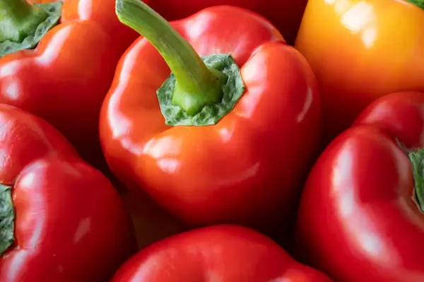 alimentos bunos para la piel pimiento