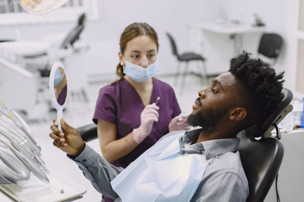 Consulta odontológica para definir cada cuánto hacer una profilaxis dental