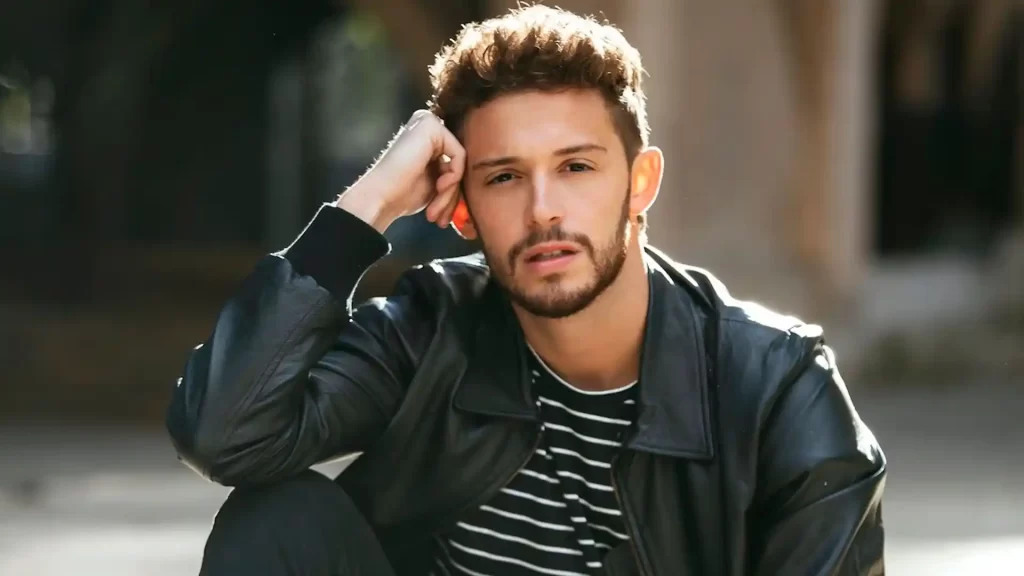 Ruggero Pasquarelli como Matteo