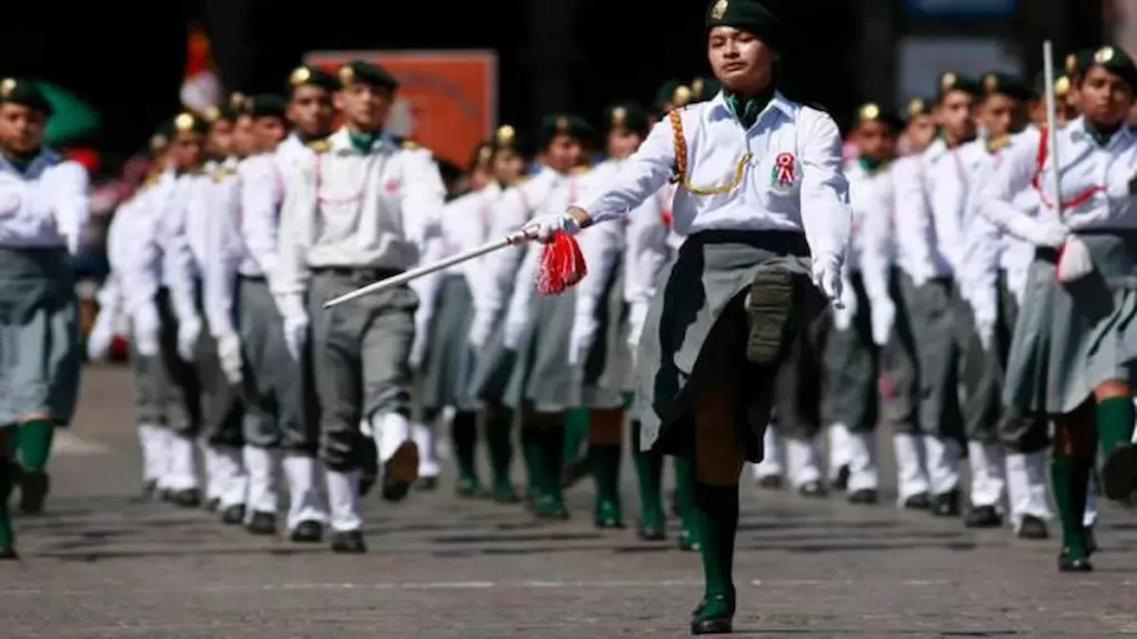 Desfile escolar 2025