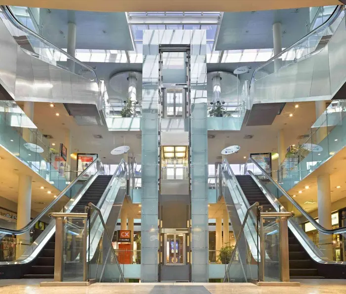 Ascensores comerciales Guía completa para tu negocio