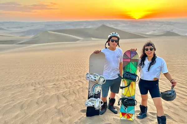 Sandboarding en las dunas de Ica