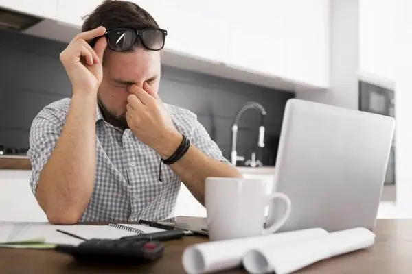 sar lentes para computadora con graduación antigua o imprecisa