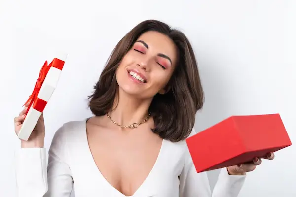 Lista de regalos de cumpleaños para mujer: 20 opciones únicas y especiales