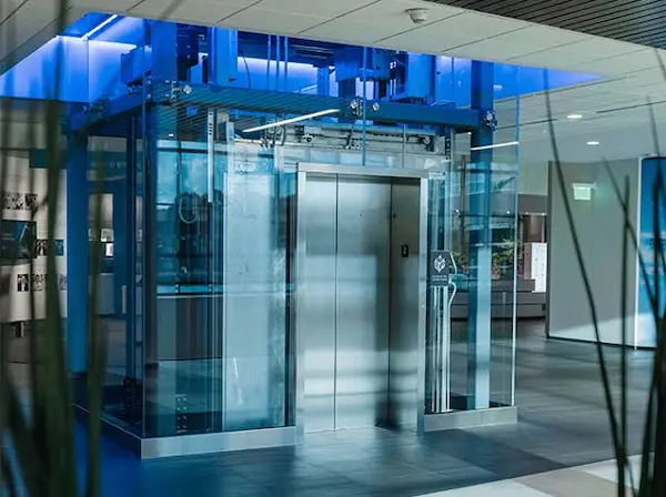 La importancia del ascensor en la arquitectura moderna
