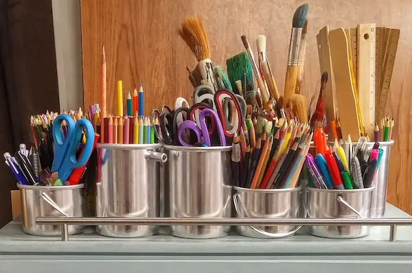 Utilizar latas metálicas como organizadores